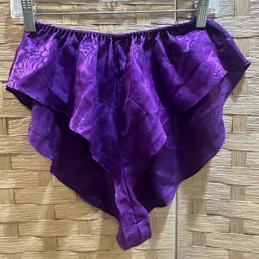 Vintage Gold Label Victoria's Secret Deep Purple damask tap shorts Cheeky Sz M